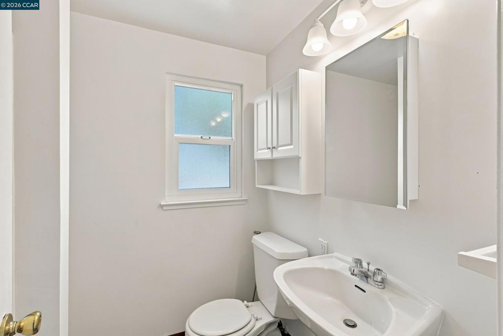 18490 Carlwyn Dr Property Photo 32