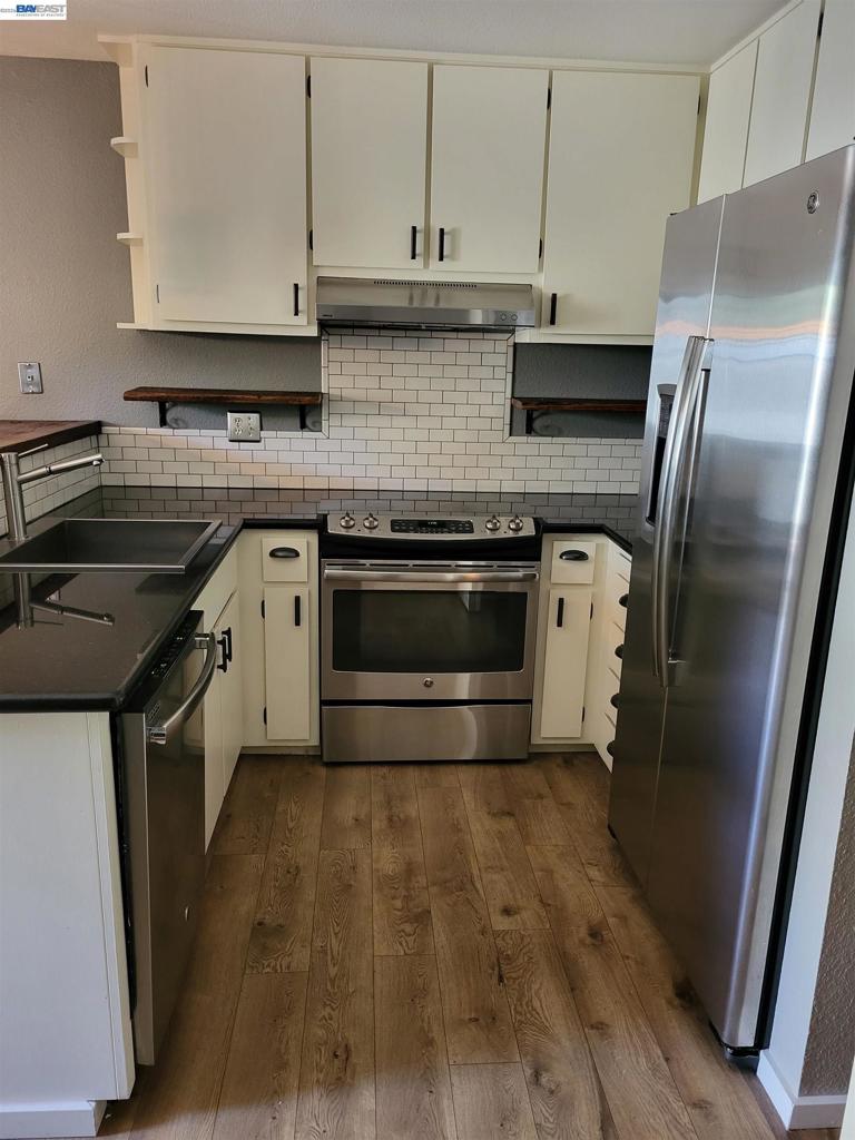 665 Palomino Dr D Property Photo 4