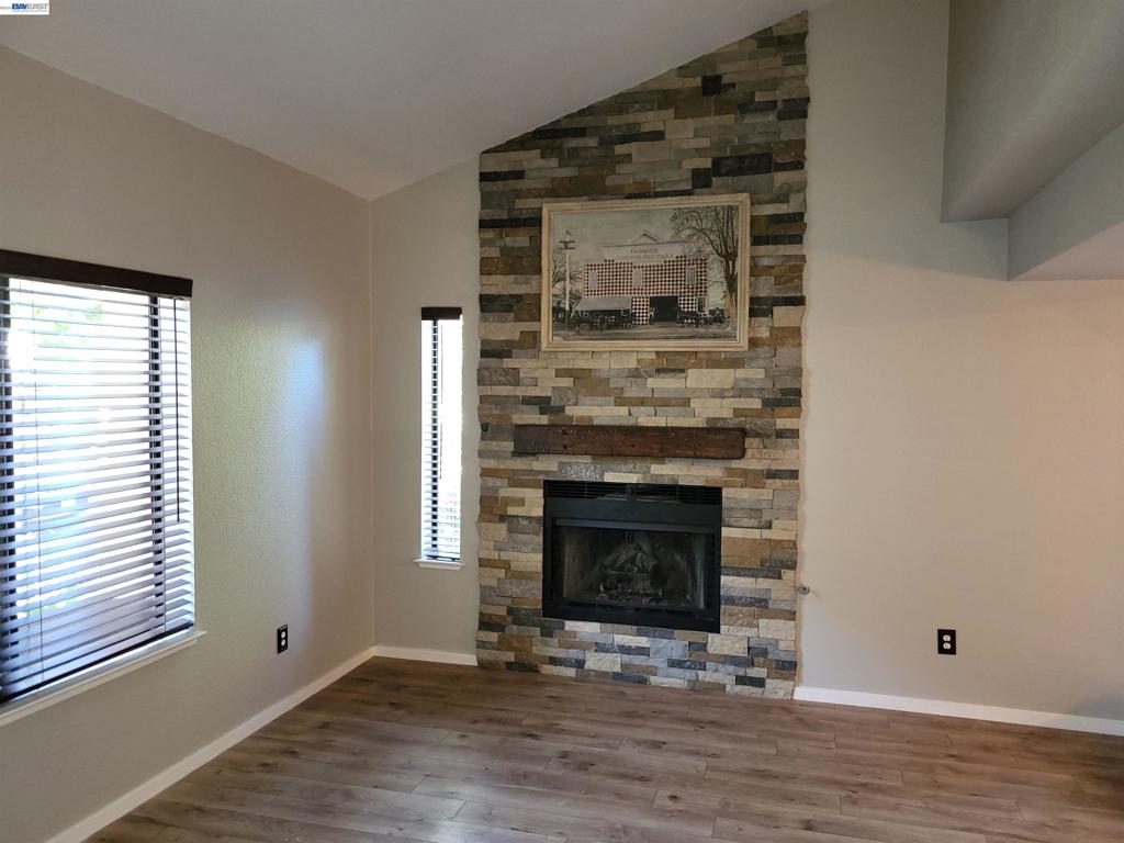 665 Palomino Dr D Property Photo 6