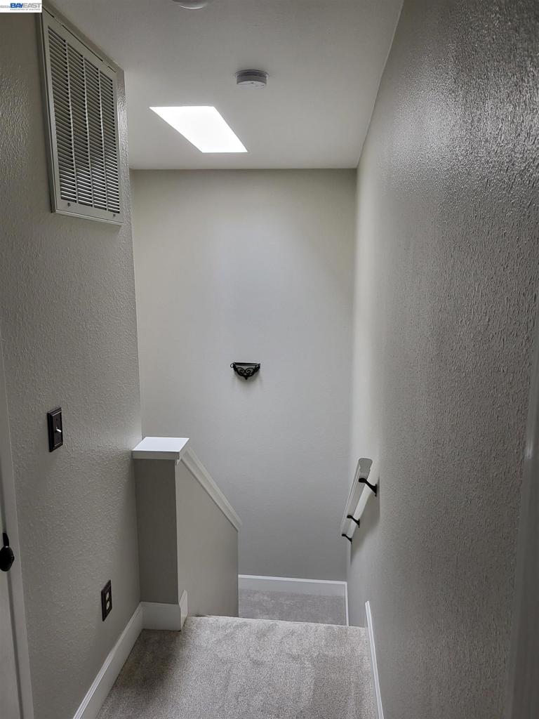 665 Palomino Dr D Property Photo 7