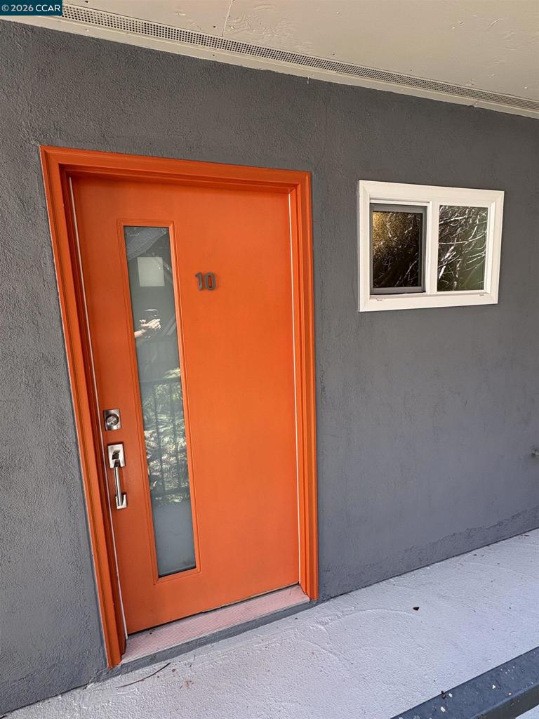 785 Taft Ave 10 Property Photo 2