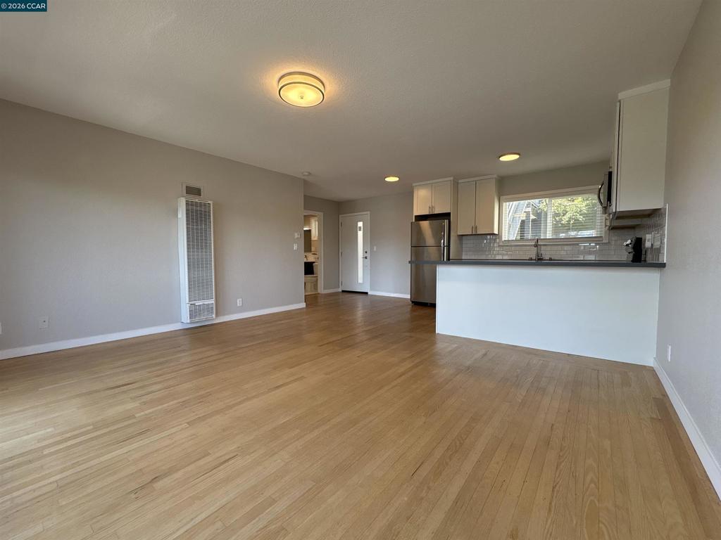 785 Taft Ave 10 Property Photo 8