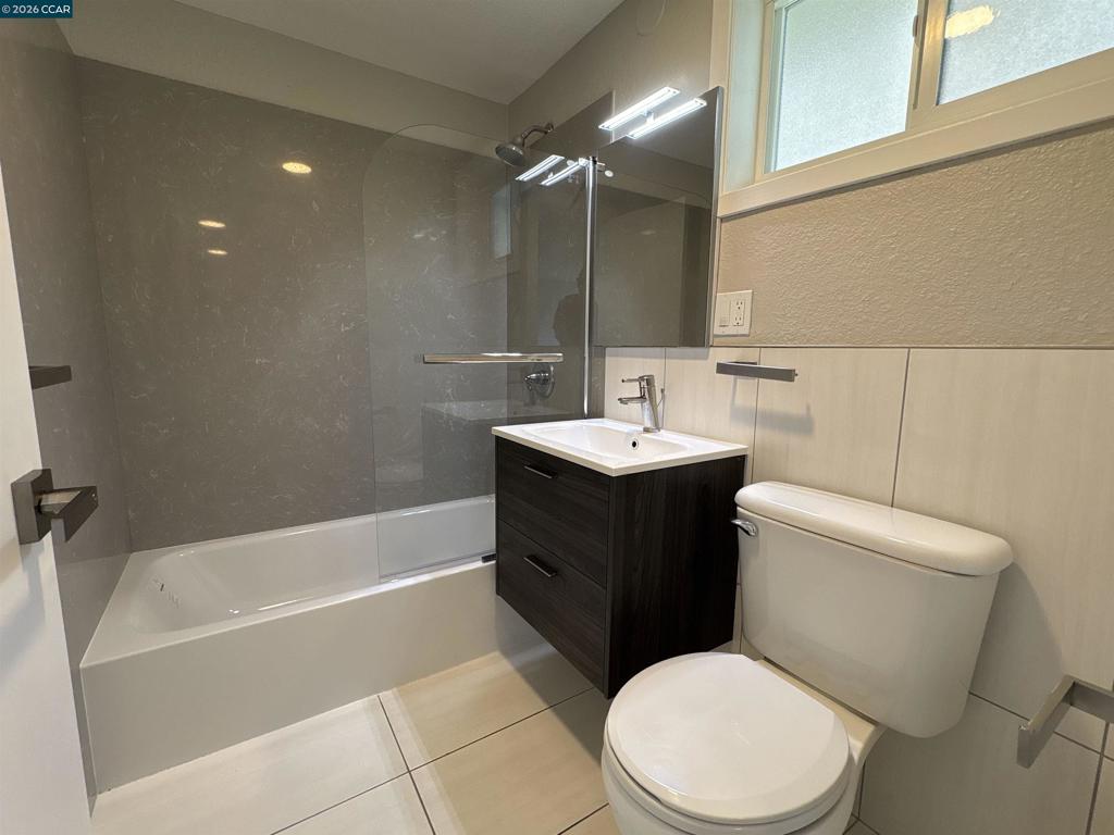 785 Taft Ave 10 Property Photo 19