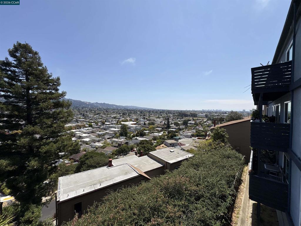 785 Taft Ave 10 Property Photo 21
