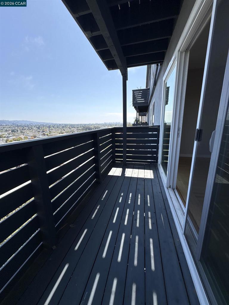 785 Taft Ave 10 Property Photo 22