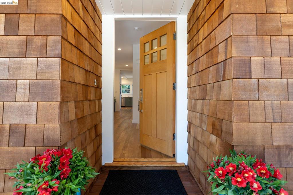 4811 Webster St Property Photo 6