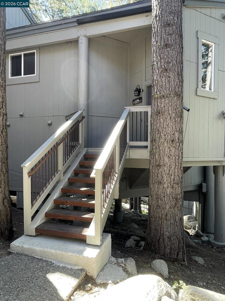 15466 Donner Pass Rd Property Photo 2