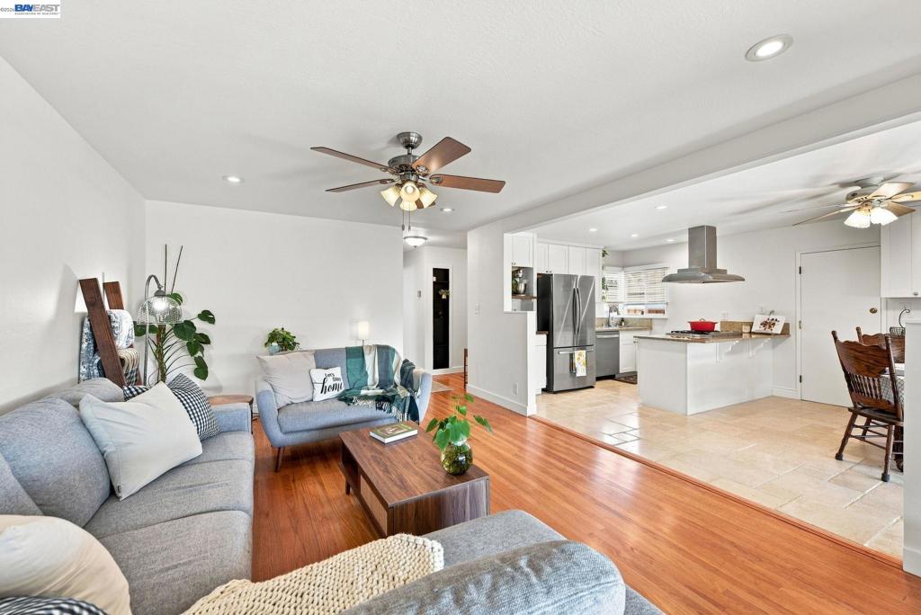 36267 Toulon Pl Property Photo 6