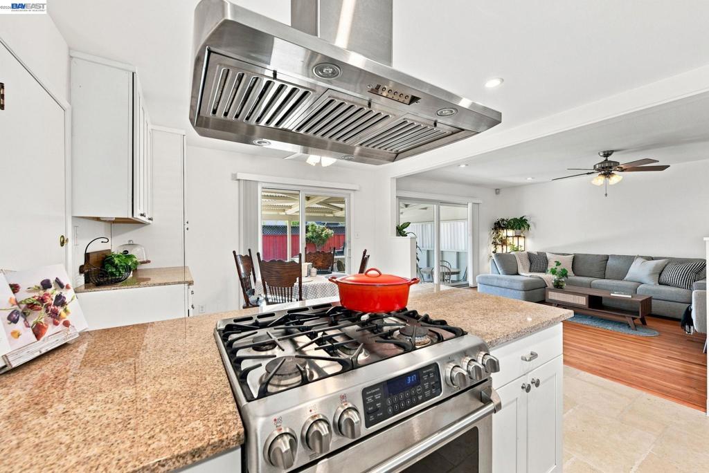 36267 Toulon Pl Property Photo 9