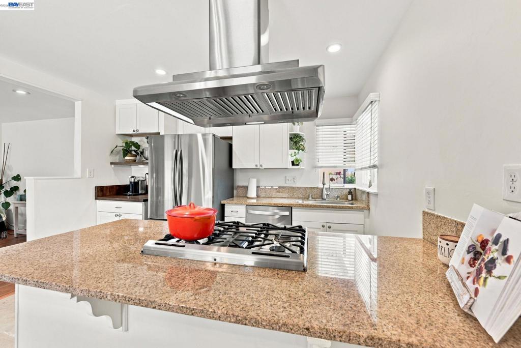 36267 Toulon Pl Property Photo 11
