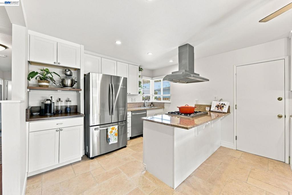 36267 Toulon Pl Property Photo 12