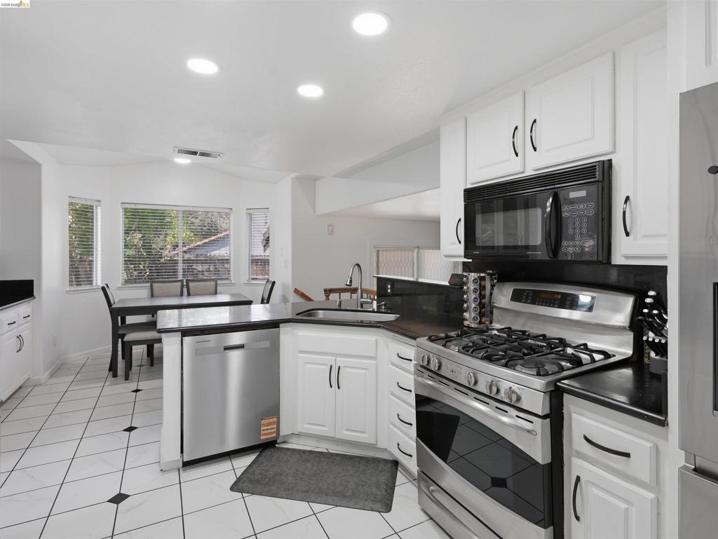 1529 Thistle Court Property Photo 14