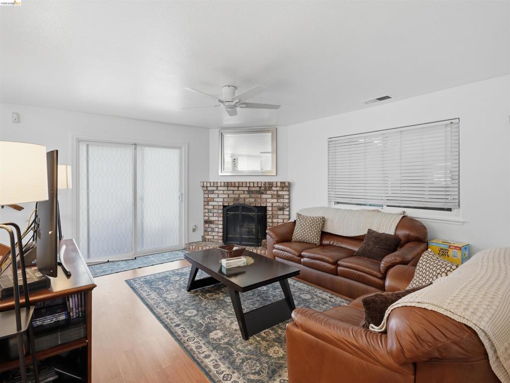 1529 Thistle Court Property Photo 18