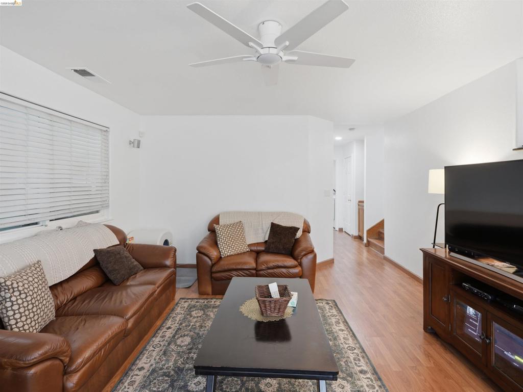 1529 Thistle Court Property Photo 19