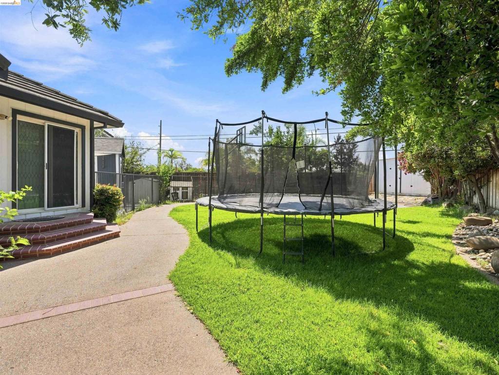 1529 Thistle Court Property Photo 42