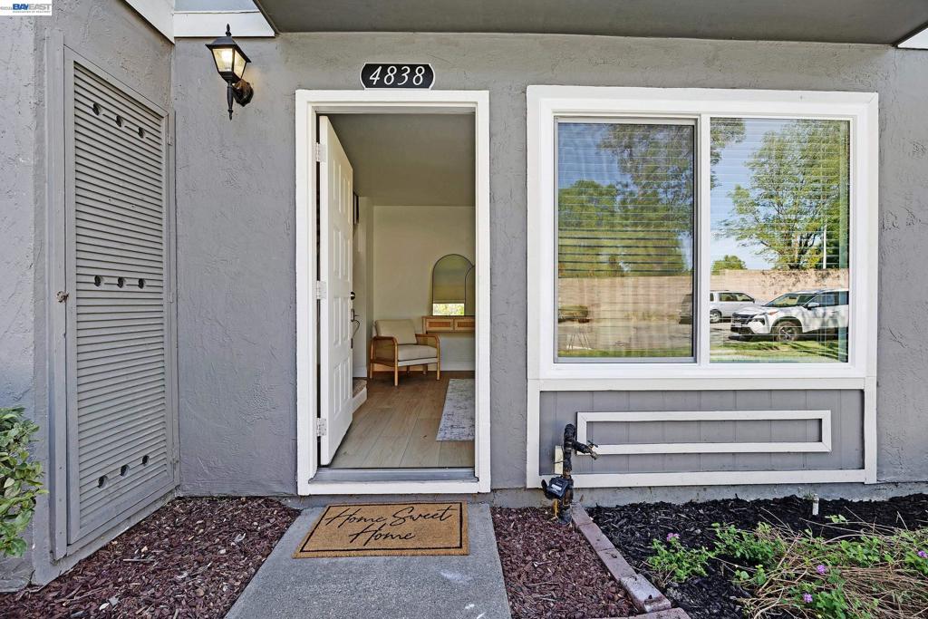 4838 Saginaw Circle Property Photo 4