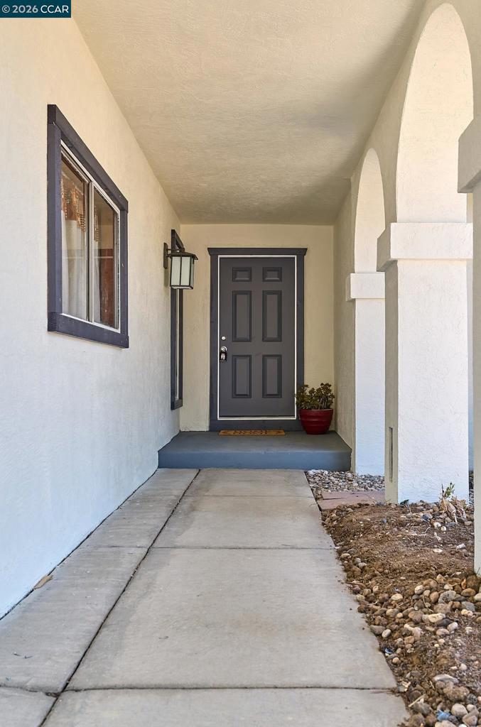 2117 Lopez Dr Property Photo 2