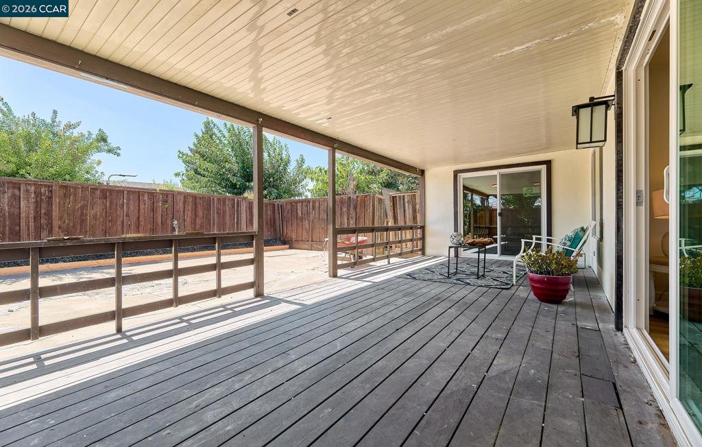 2117 Lopez Dr Property Photo 25