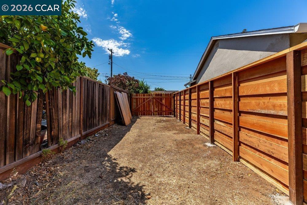 4041 Golden Ave Property Photo 7