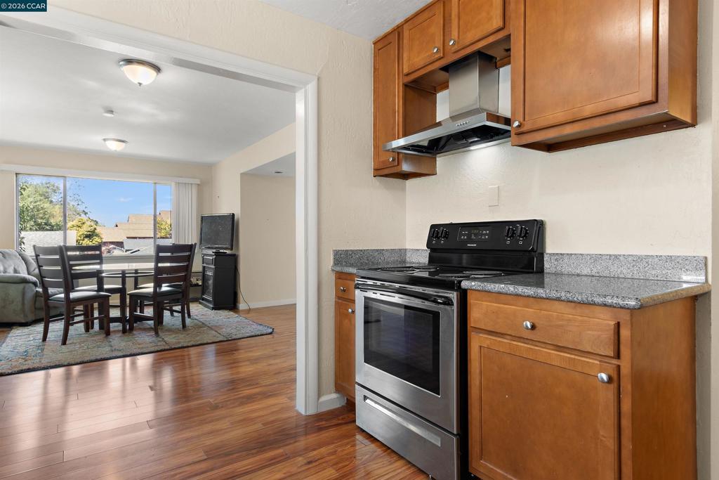 544 N Camino Alto Property Photo 7