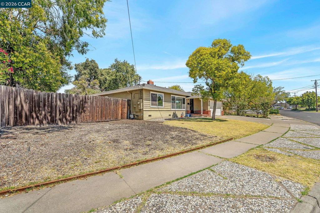 3411 Clayburn Rd Property Photo 2