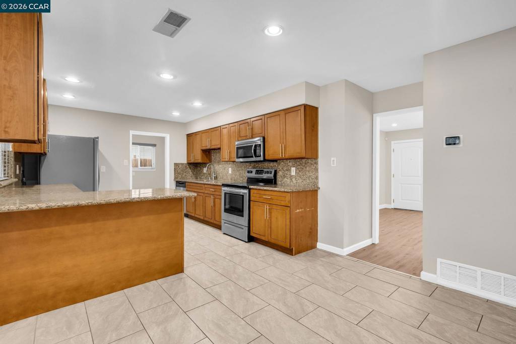 3411 Clayburn Rd Property Photo 10