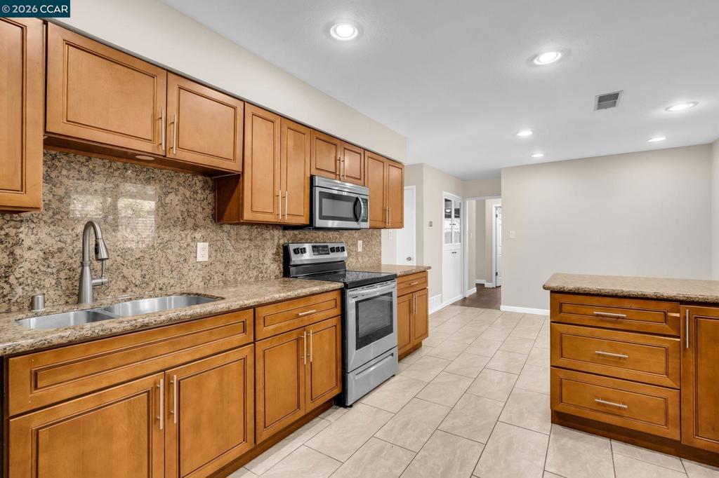 3411 Clayburn Rd Property Photo 14