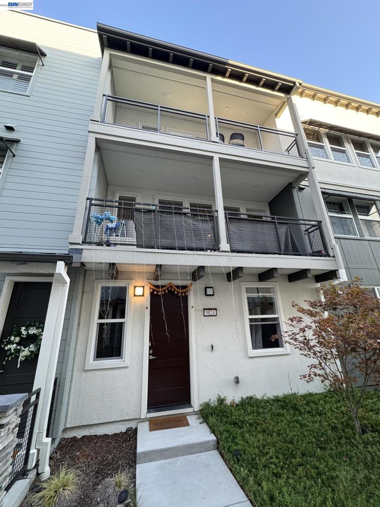 9824 Seawind Way Property Photo 1