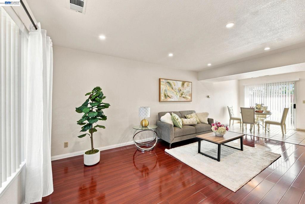 847 W Sunset Blvd B Property Photo 5