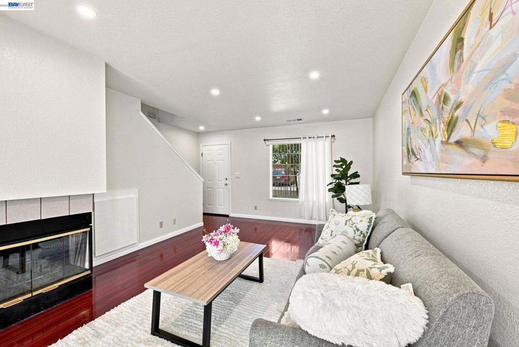 847 W Sunset Blvd B Property Photo 8