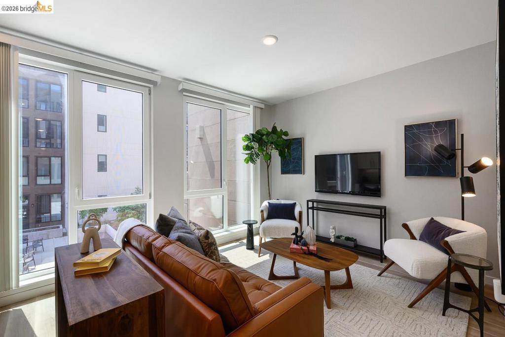 260 Brooklyn Basin Way 425 Property Photo 1