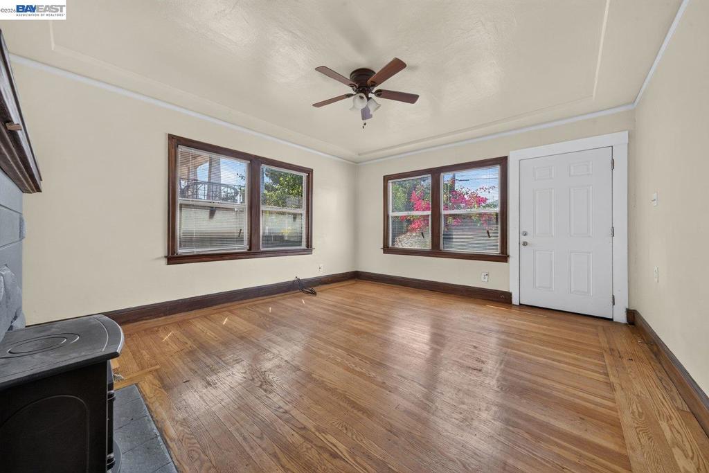 922 Arlington Ave Property Photo 5
