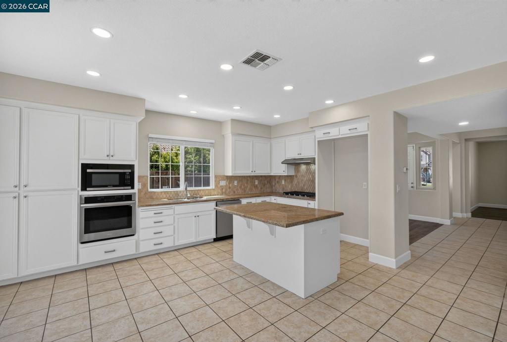 5668 Rosscommon Way Property Photo 16