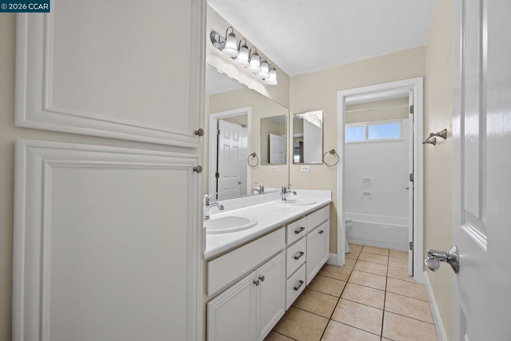 5668 Rosscommon Way Property Photo 33