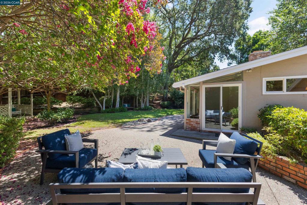 1026 Hacienda Dr Property Photo 31