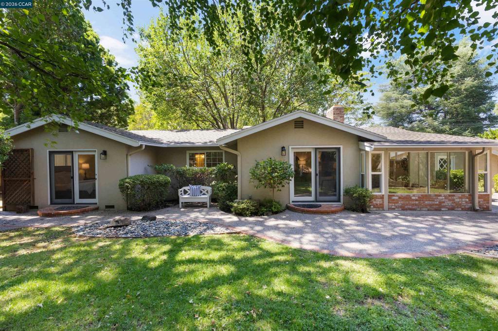 1026 Hacienda Dr Property Photo 33