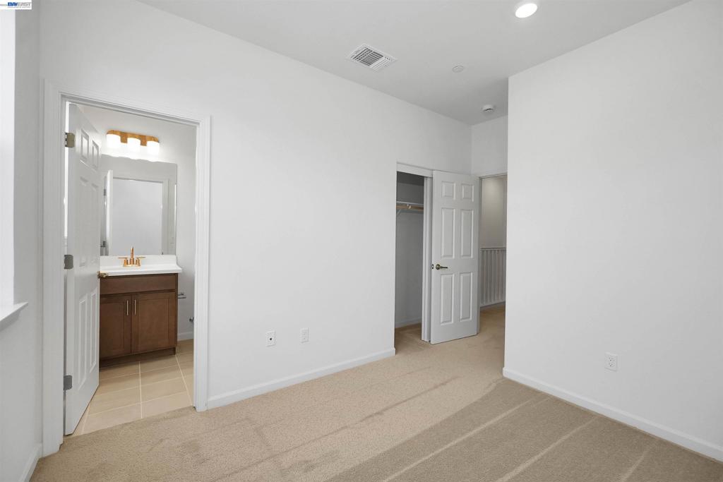 3832 Norbridge Ave Property Photo 38