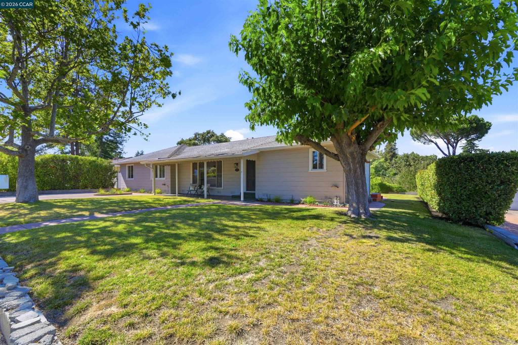 469 Boyd Rd Property Photo 3
