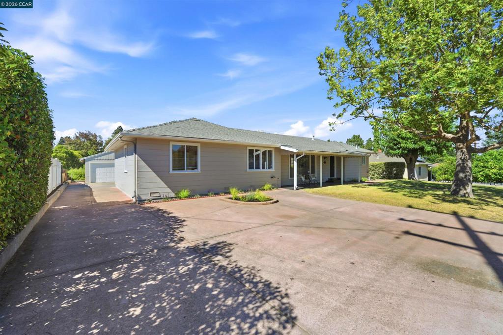 469 Boyd Rd Property Photo 4