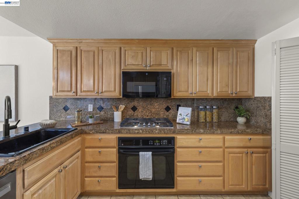 34930 Sea Cliff Ter Property Photo 5