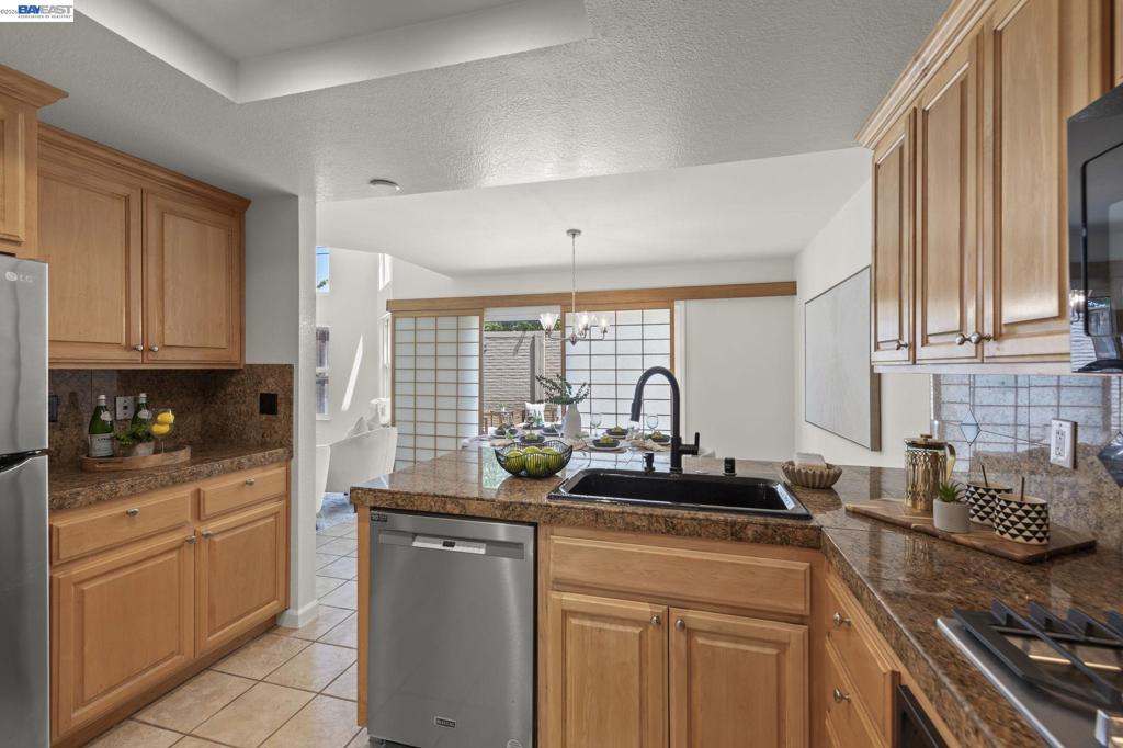 34930 Sea Cliff Ter Property Photo 6