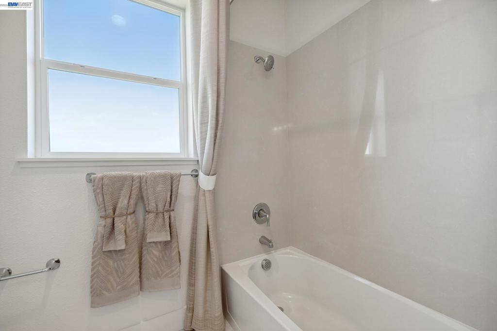 300 Colfax Ln Property Photo 41