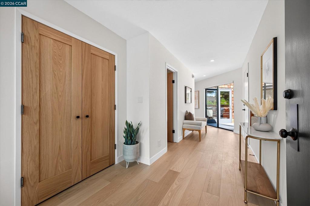 200 The Knoll Property Photo 3