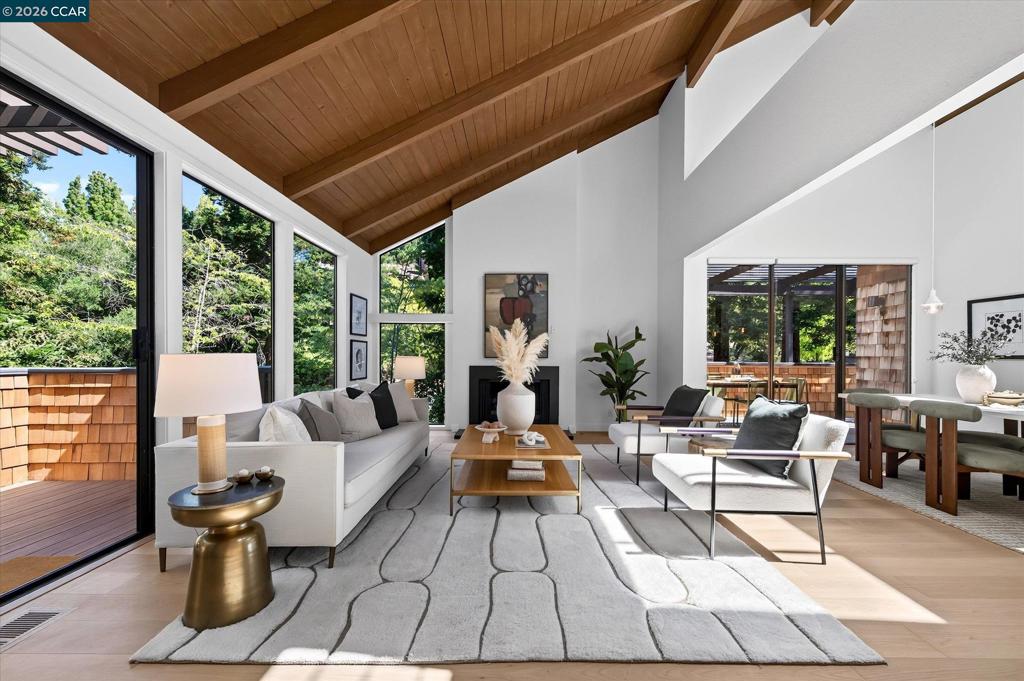 200 The Knoll Property Photo 9