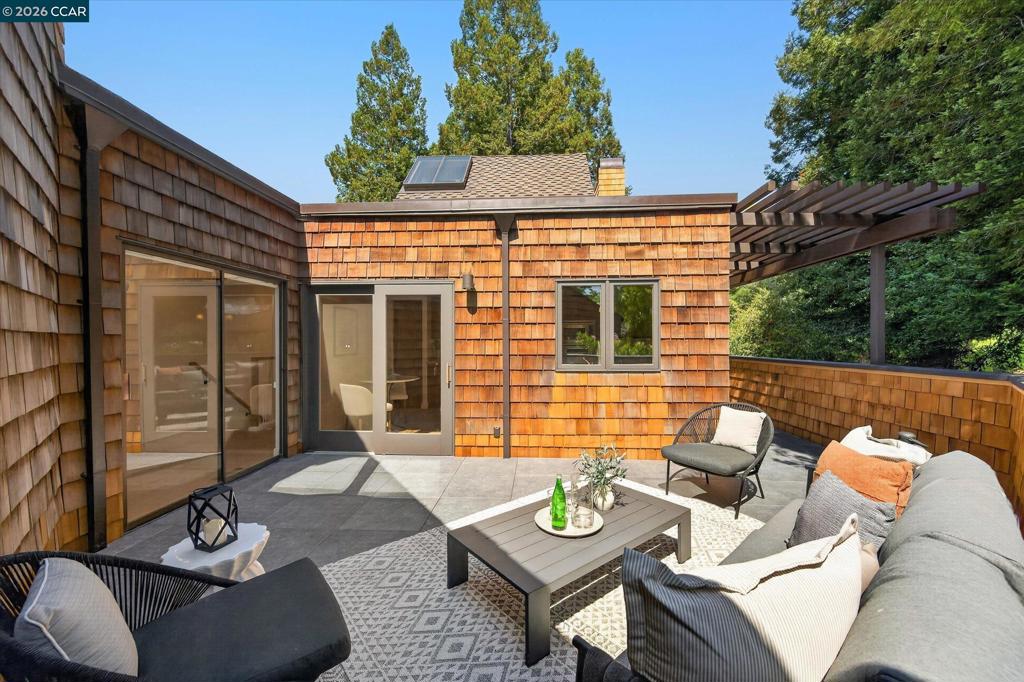 200 The Knoll Property Photo 13
