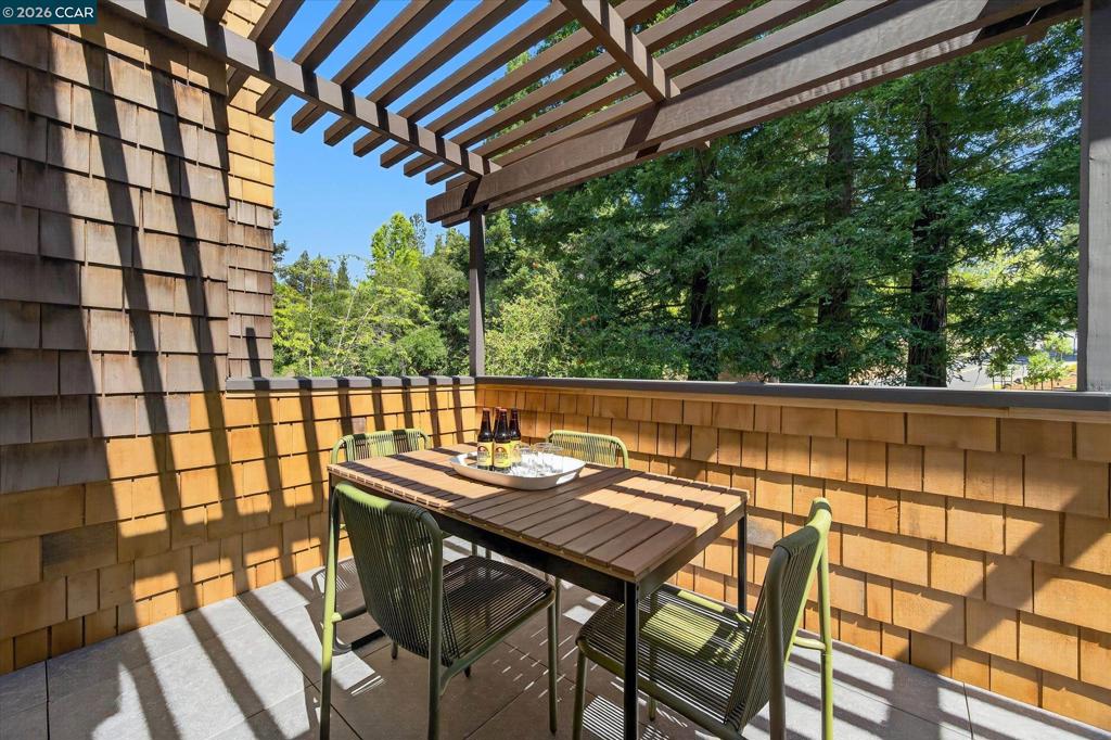 200 The Knoll Property Photo 14