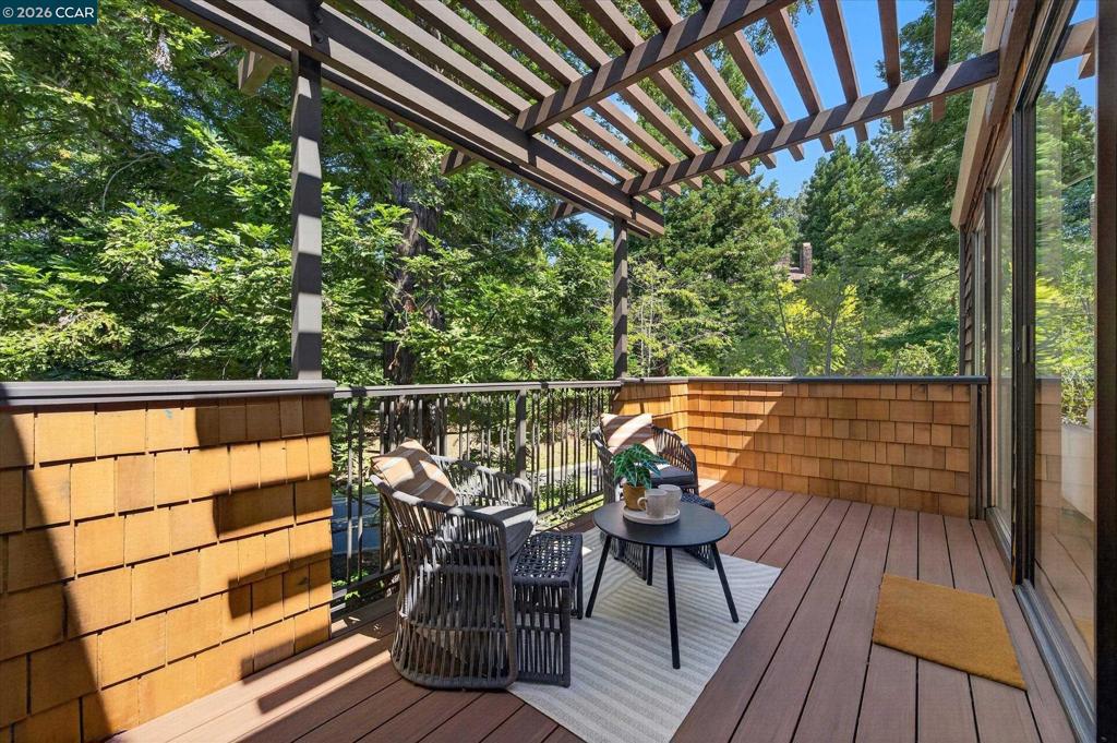200 The Knoll Property Photo 20