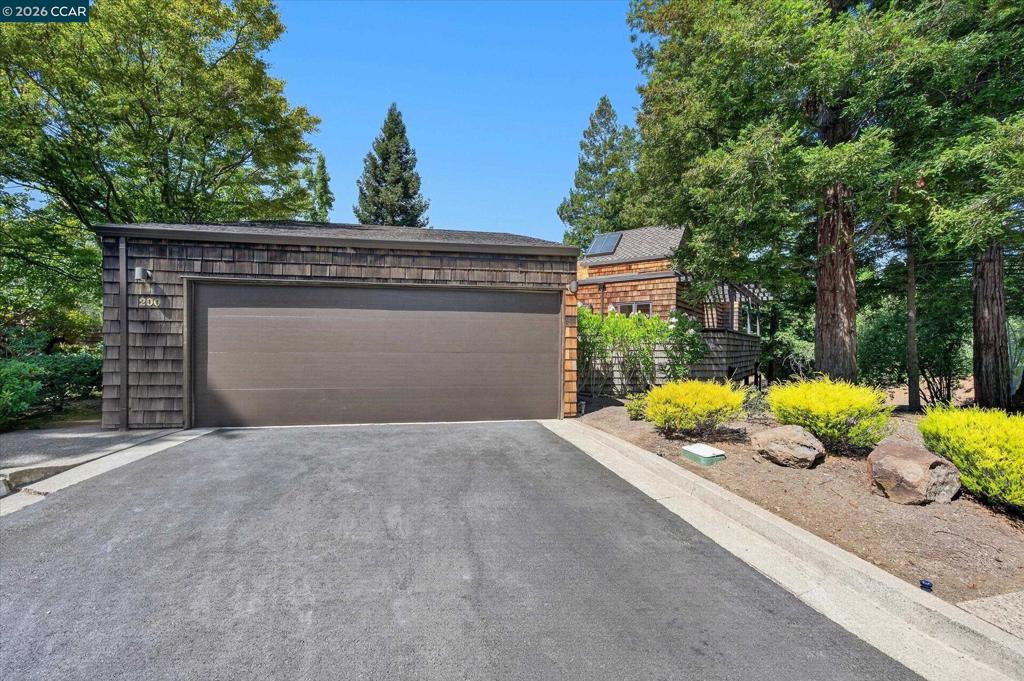 200 The Knoll Property Photo 26