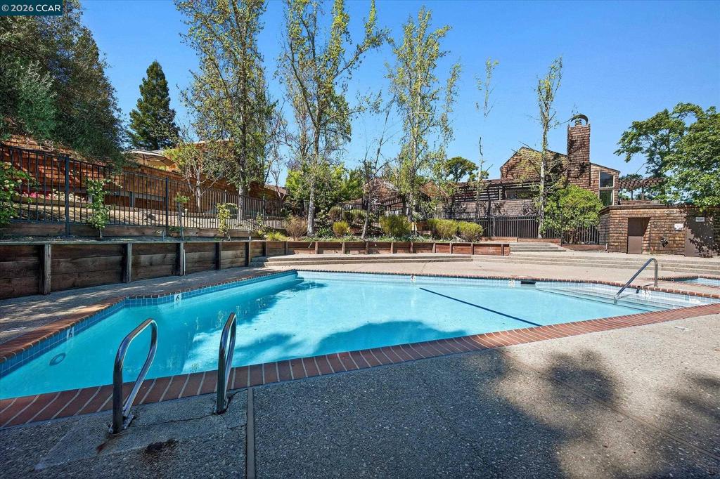 200 The Knoll Property Photo 28