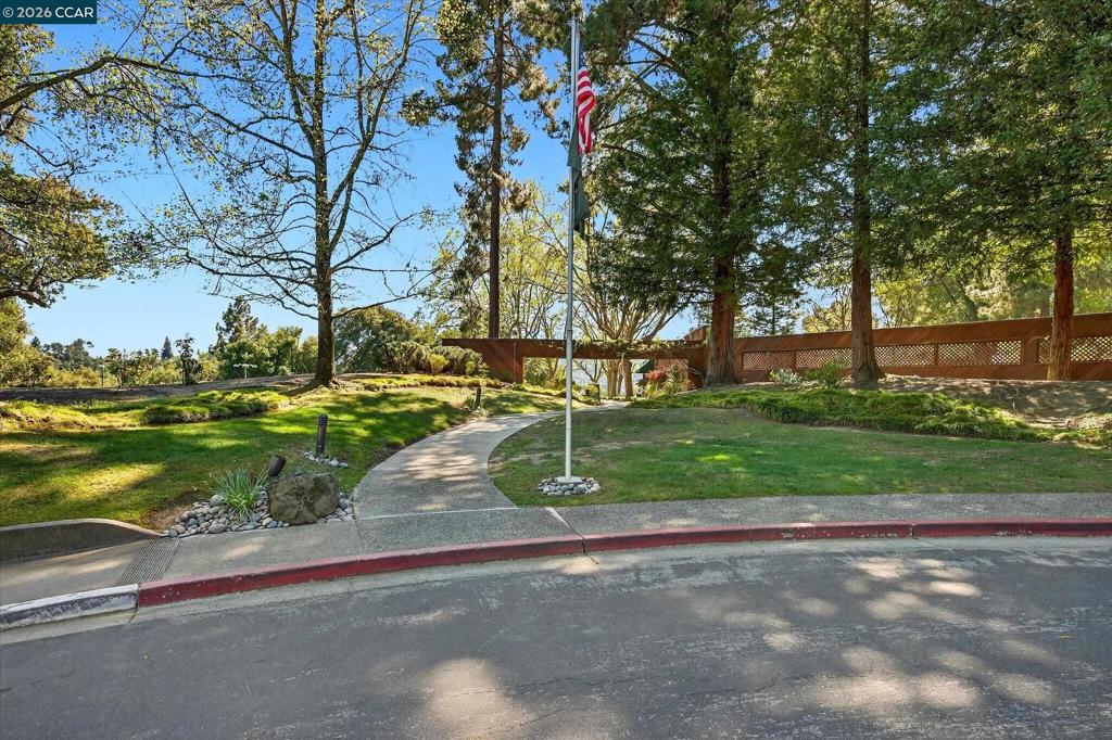 200 The Knoll Property Photo 33